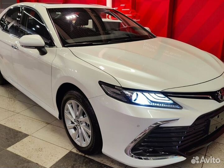 Toyota Camry 2.5 AT, 2023