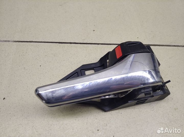 Ручка двери внутренняя правая Hi Lux 2015