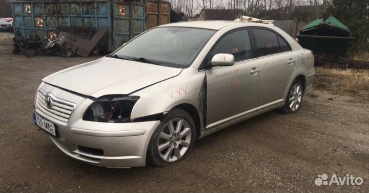 В разборе Тоета Авенсис