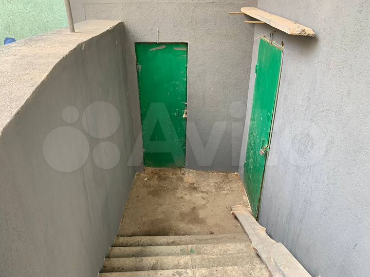 Подвал в густонаселённом районе, 369 м²