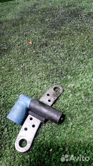 Датчик положения коленвала Renault Logan