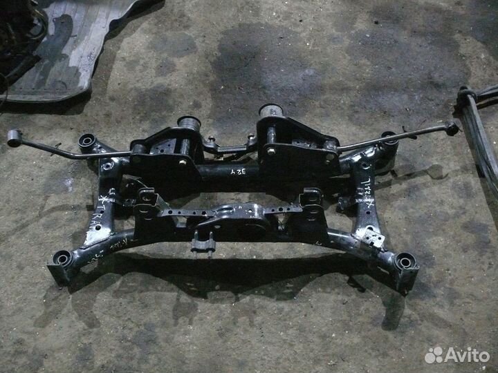 Подрамник задний Nissan X-Trail 2006 г 2 л