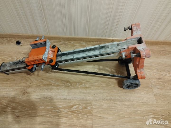 Установка для алмазного бурения