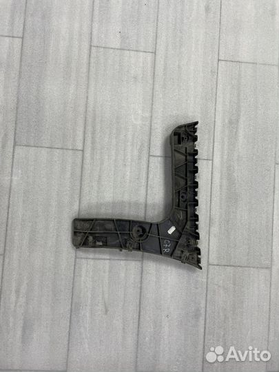 Кронштейн крепления заднего бампера Ауди А6 С7