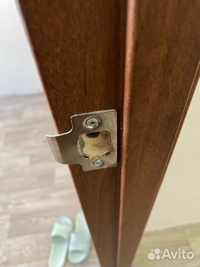 Дверь с рамой и фурнитурой 80см полотно