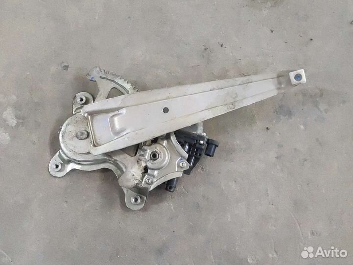 Стеклоподьемник тоета hilux