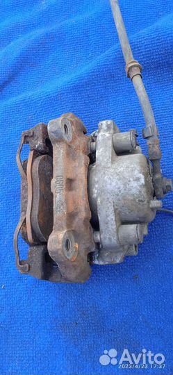 Суппорт передний правый Opel Vectra c 1.8л