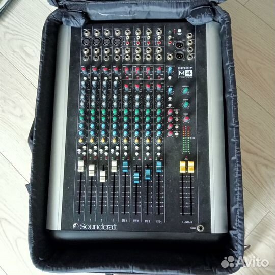Микшер Soundcraft M4 (аналоговый микшерный пульт)