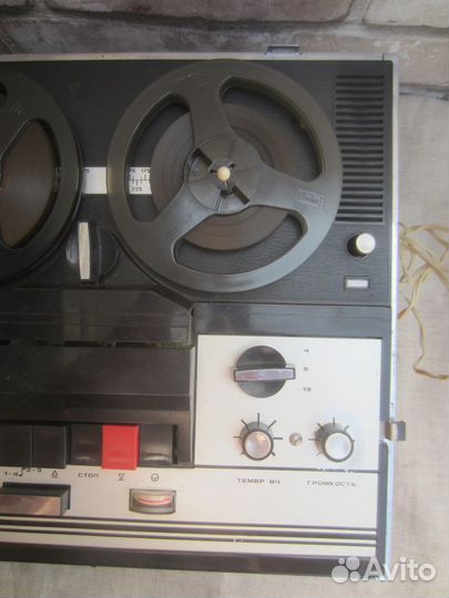 Магнитофон Комета-209. 1975 год. СССР