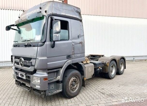 Pазбираем грузовик Mercedes-Benz Actros mpii 2002