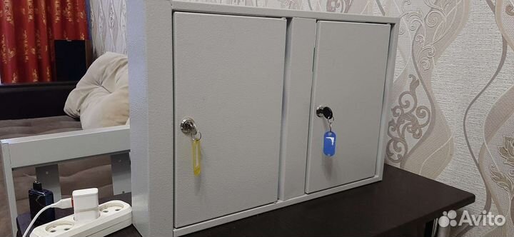 Ящик металлический настенный