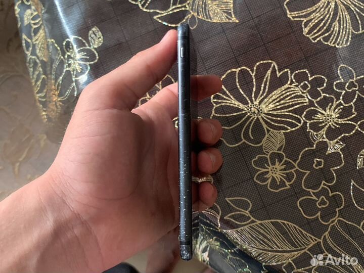 Телефон iPhone 7 128gb