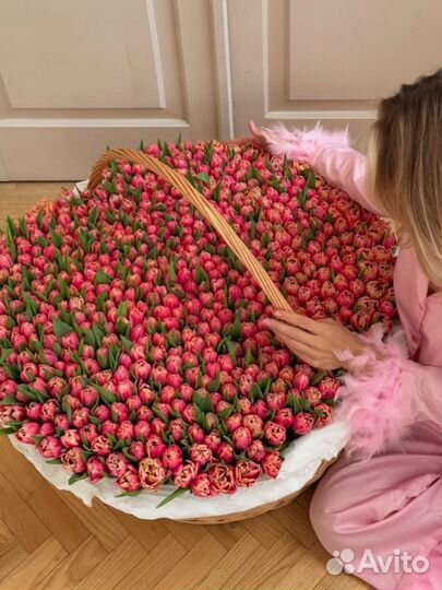 Корзина из 501 Тюльпан, Букеты из 101 Тюльпан