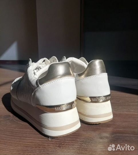 Кроссовки женские 39 размер