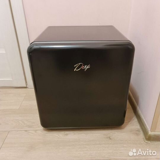 Холодильник Мини Dexp Новый. 47л, 50см