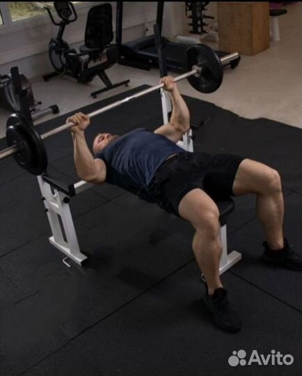 Скамья для жима со стойками