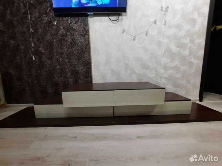 Тумба под телевизор