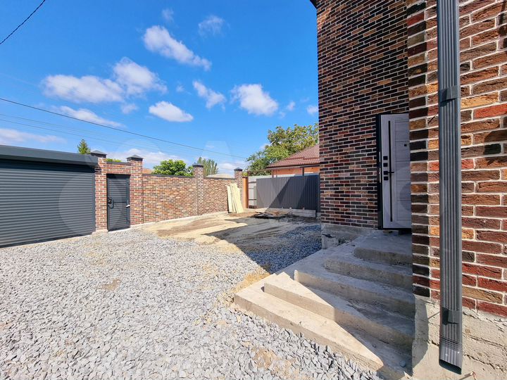 Дом 165 м² на участке 5 сот.