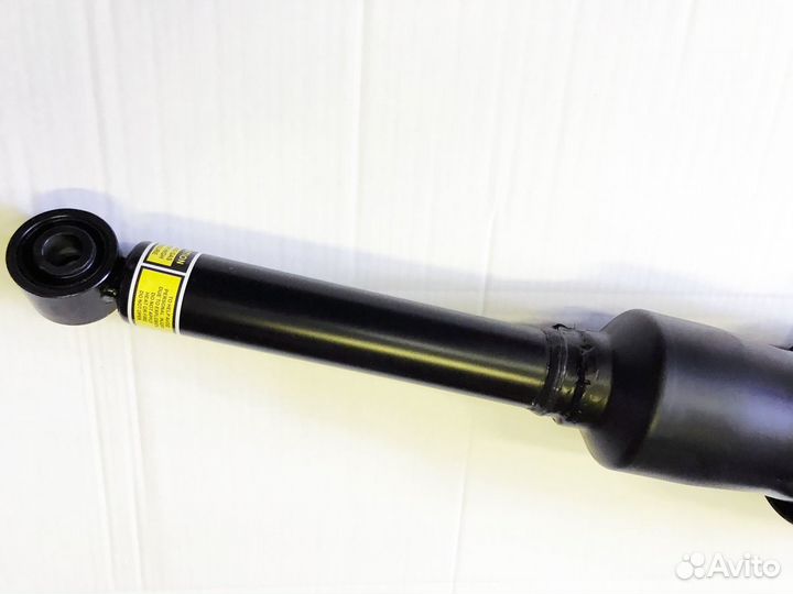 Новая задняя левая пневмостойка Lexus LS600 2008+