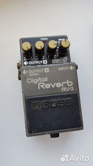 Педаль эффектов Boss Digital Reverb RV-2