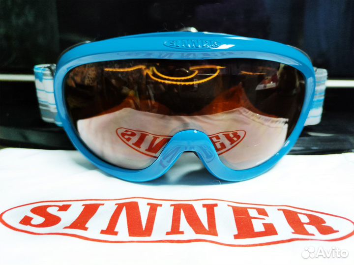 Горнолыжные очки и шлем для ребёнка-подростка