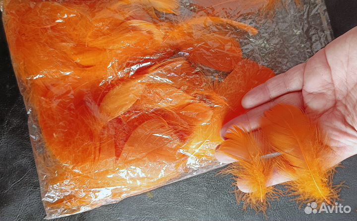 Цветные перья для творчества