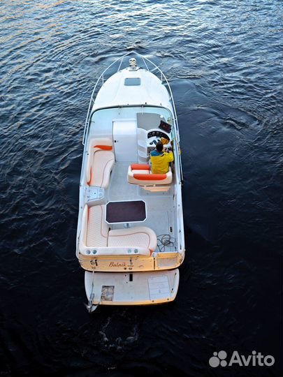 Аренда катера с капитаном по Неве