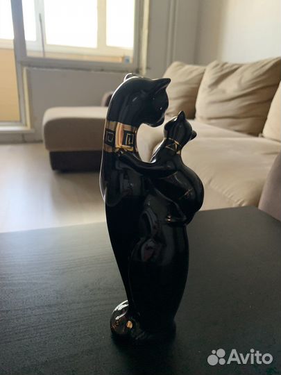 Статуэтка кошка