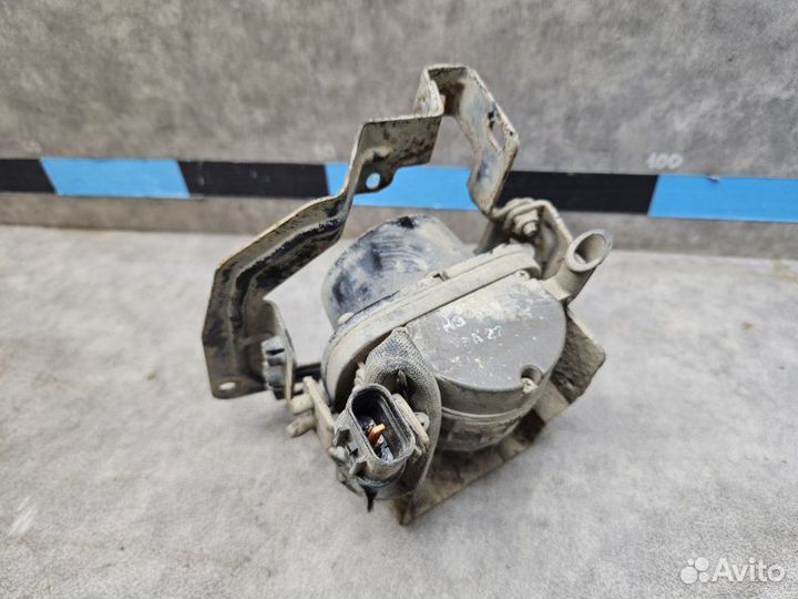 Противотуманная фара передняя правая Mitsubishi