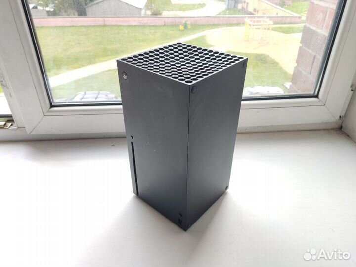 Xbox series X 1tb +2 геймпада