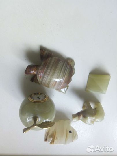 Статуэтки из оникса