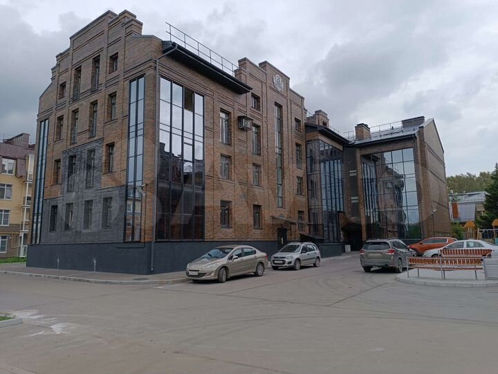 3-к. квартира, 107 м², 2/3 эт.