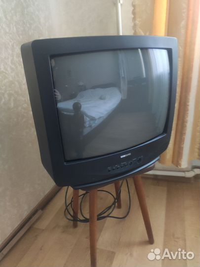 Телевизор samsung