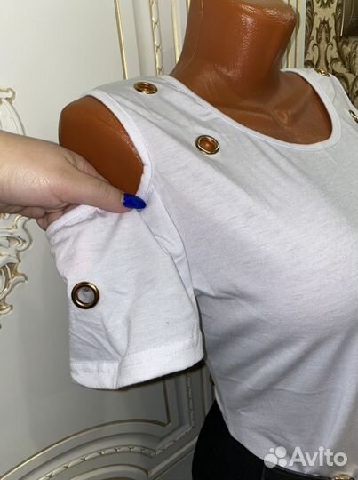 Кофта белая с люверсами