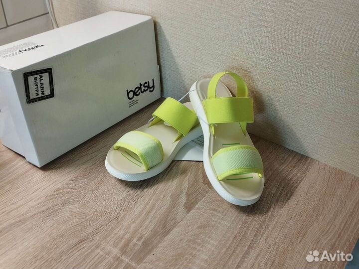 Новые босоножки на лето р. 34