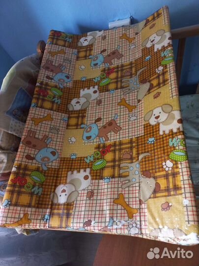 Пеленальная доска на кроватку