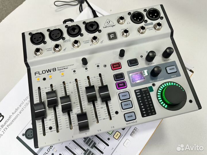 Цифровой микшерный пульт Behringer flow 8