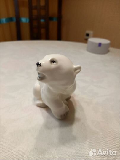 Статуэтка фарфор-северный медведь