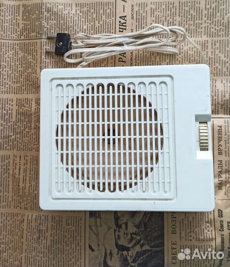 Радиоприемник стащионарный. 80 годов