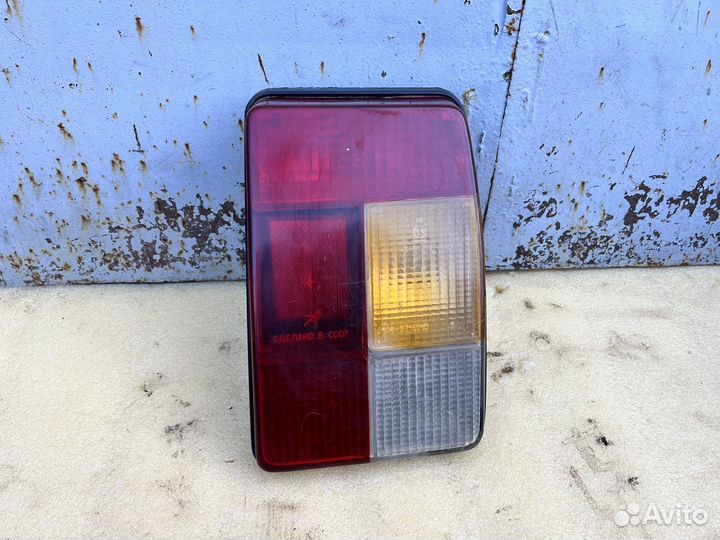 Задний правый фонарь ваз 2104