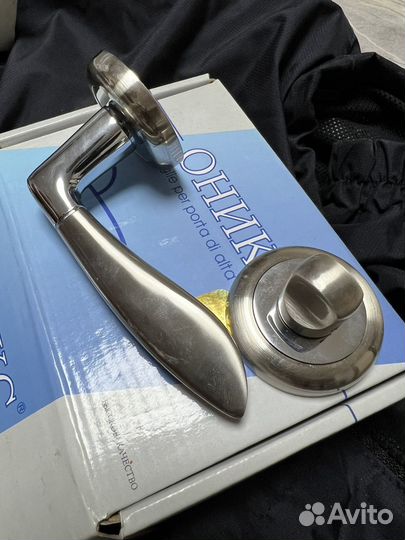 Дверная ручка