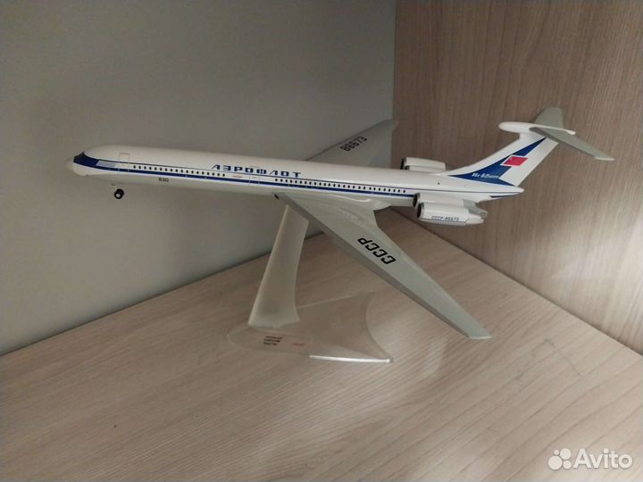 Модель самолета ил 62 Аэрофлот 1:200