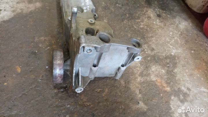 Кронштейн генератора Ауди A4 B5