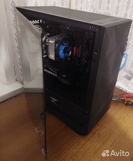 Игровой компьютер с монитором