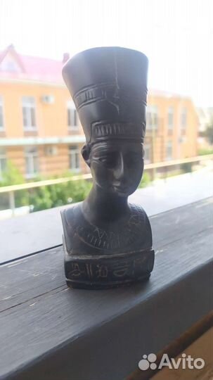 Бюст Нефертити базальт Египет
