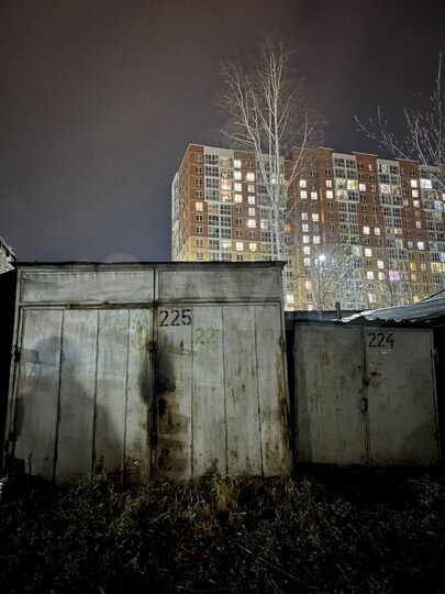 Гараж, > 30 м²