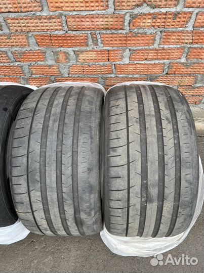 Dunlop SP Sport Maxx 050+ 285/35 R21 и 325/30 R21