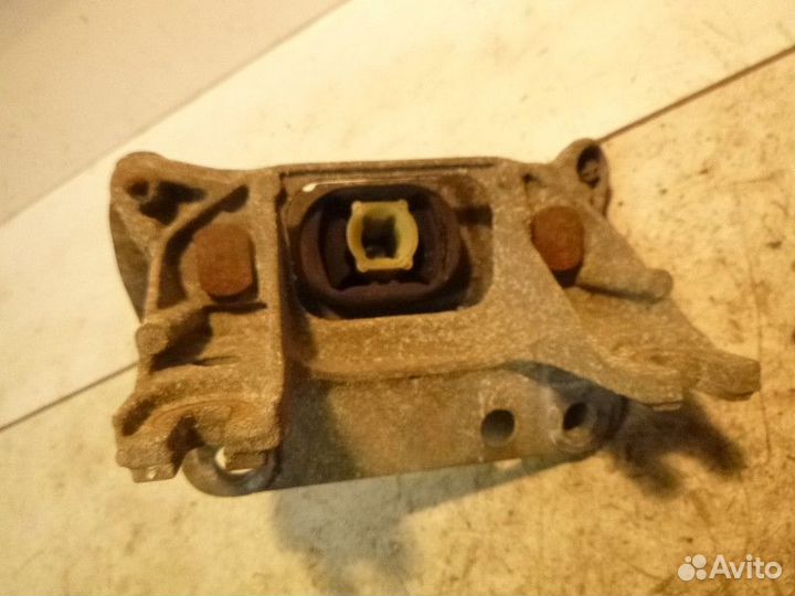 Кронштейн двигателя левый SMART fortwo fortwo/city