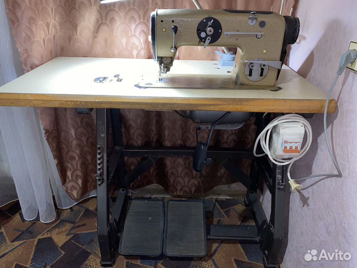 Продам промышленную швейную машину