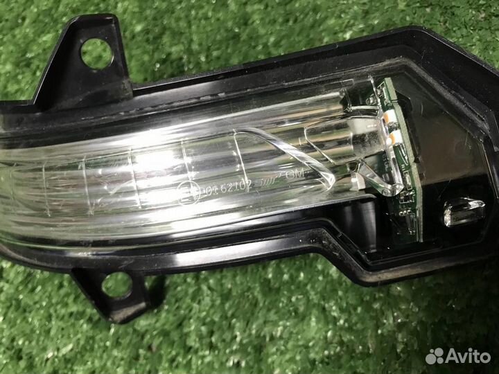 Указатель поворота правый Cadillac XT5